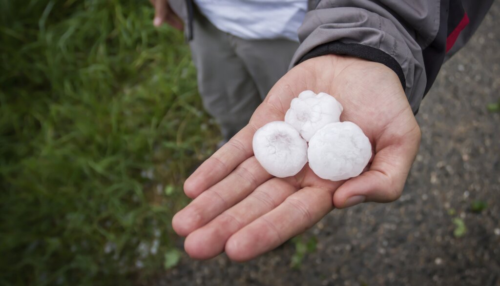 how-big-can-hail-get-and-how-is-that-even-possible-howstuffworks