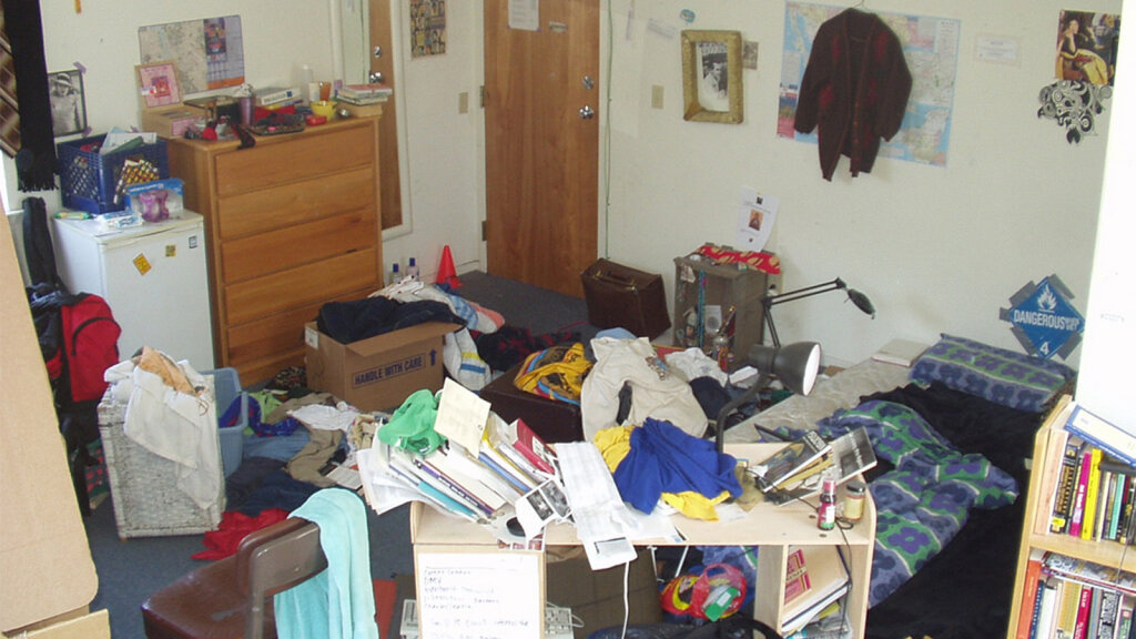 clutter-takes-a-huge-toll-on-our-lives-howstuffworks