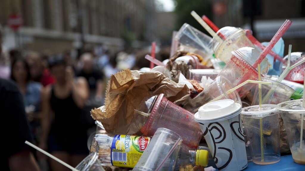 Americans Use 500 Million Straws Every Day. Would You Pledge to Go ...