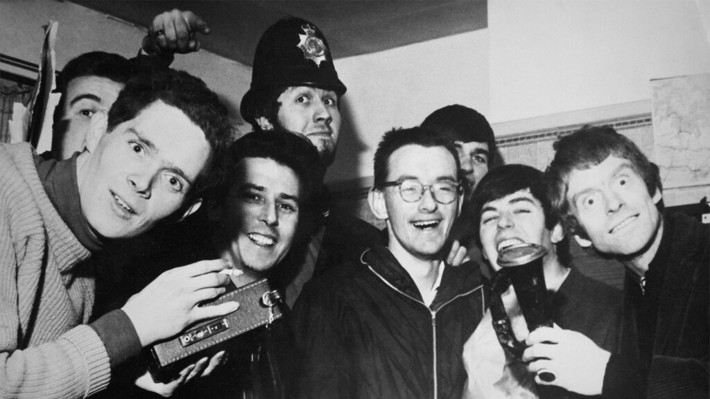 How Pirate Radio Rocked the 1960s Airwaves and Still Exists Today ...