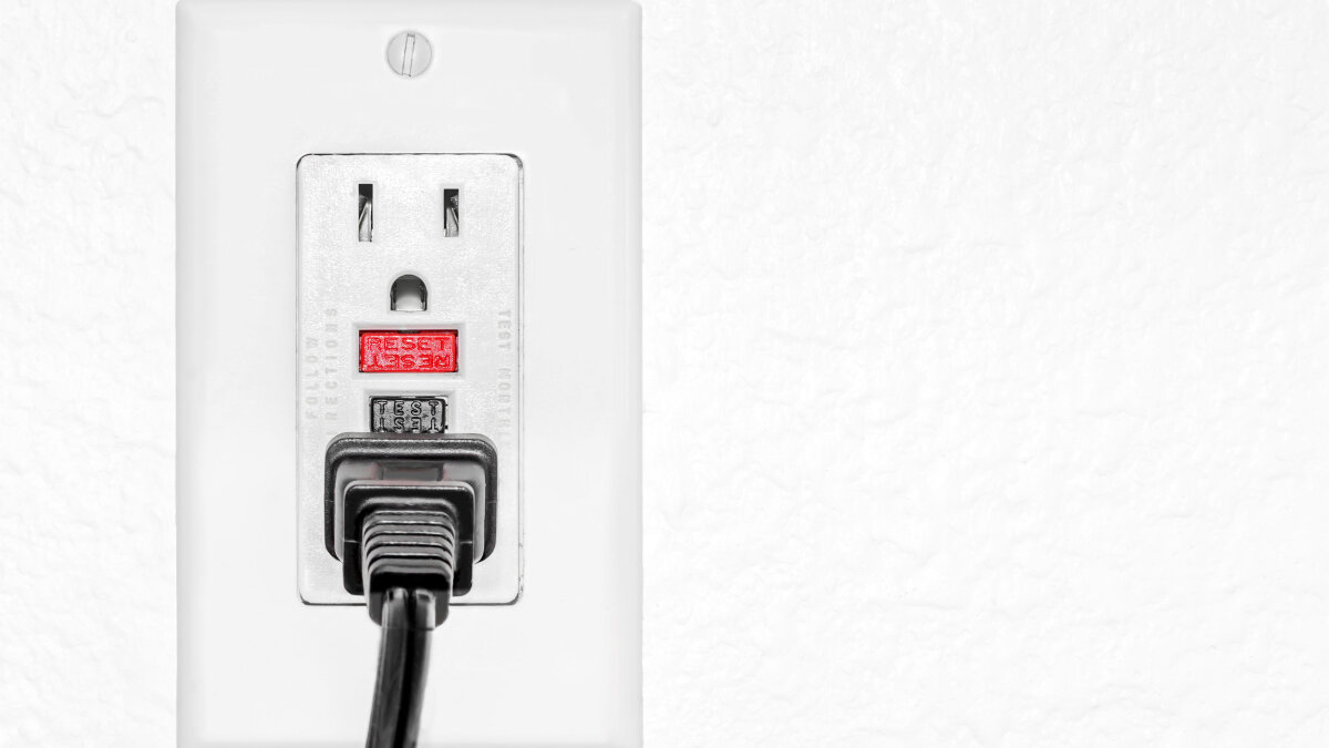 How does a GFCI outlet work? HowStuffWorks