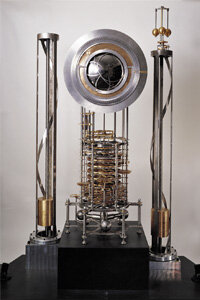 10,000年的时钟原型目前在伦敦科学博物馆运营。看到更多惊人的钟表照片。”border=