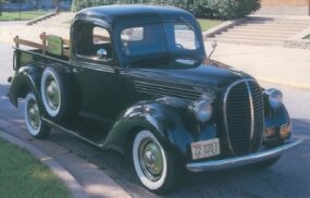 A pickup Ford de 1939, altamente colecionável, tinha uma cabine mais espaçosa com um aquecedor de água quente para substituir o ineficiente aquecedor de ar fresco.