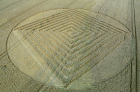 How Do You Make a Crop Circle? - How Crop Circles Work | HowStuffWorks