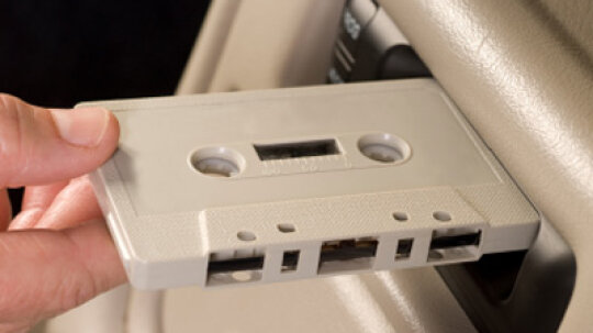 如果您只有盒式磁带播放器，请在汽车中播放CD的最佳选择“border=