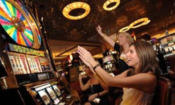 Do casinos control slot machines