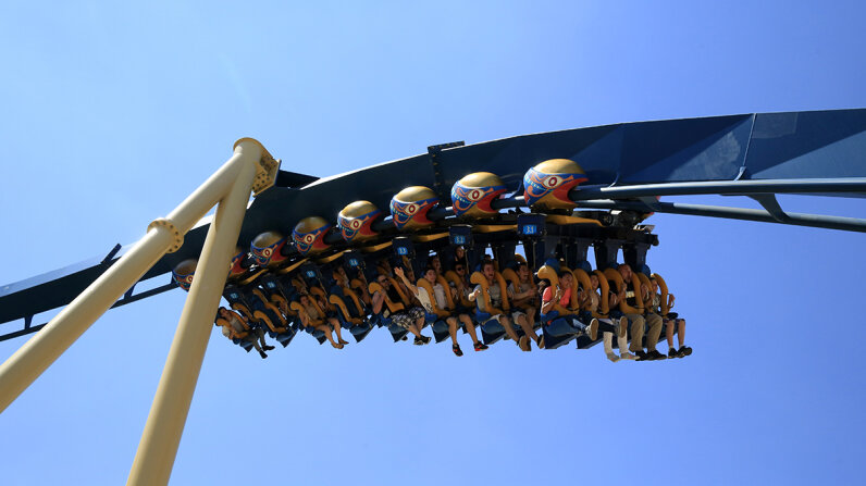 types-of-roller-coasters-roller-coaster-types-howstuffworks