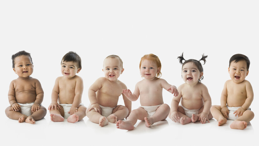 grupo diverso de bebés