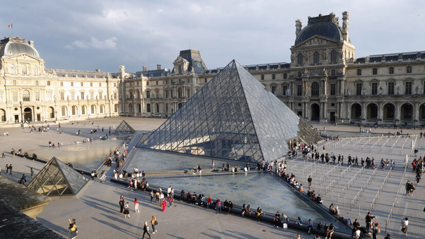 7 Dazzling Details About the Louvre Pyramid | HowStuffWorks