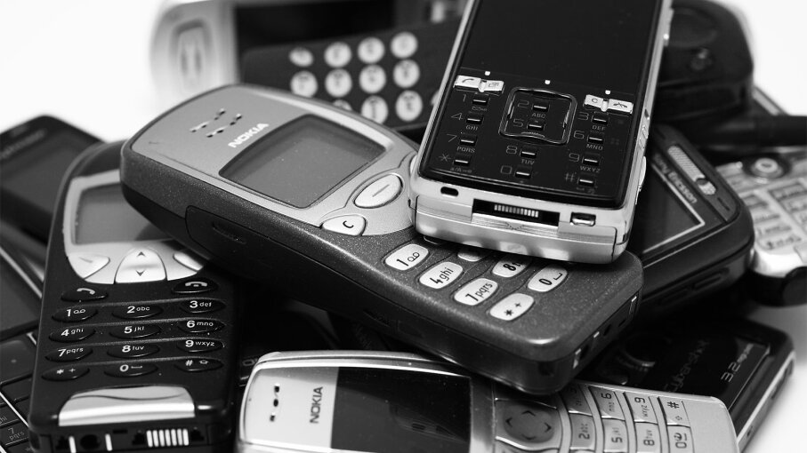5 Ways to Donate Your Old Smartphone or Cell Phone to ...