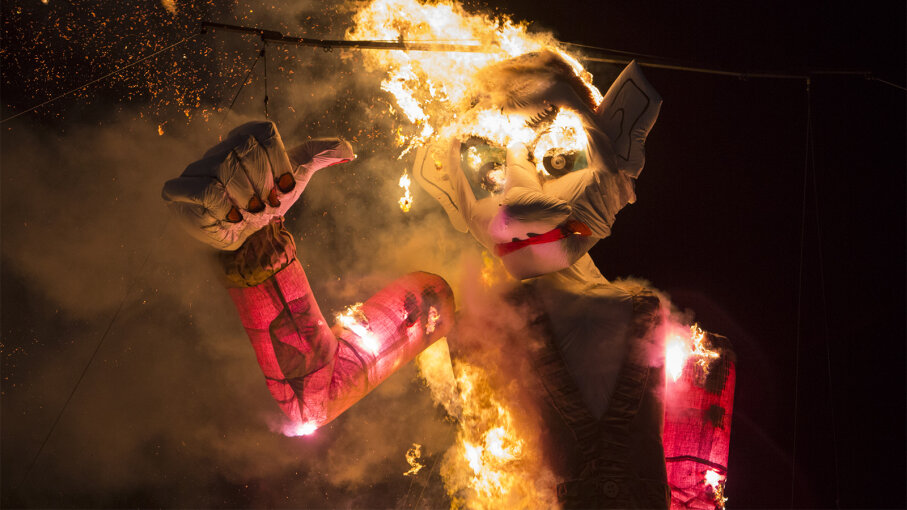 Zozobra Santa Fe's Yearly Incineration of Sorrows HowStuffWorks